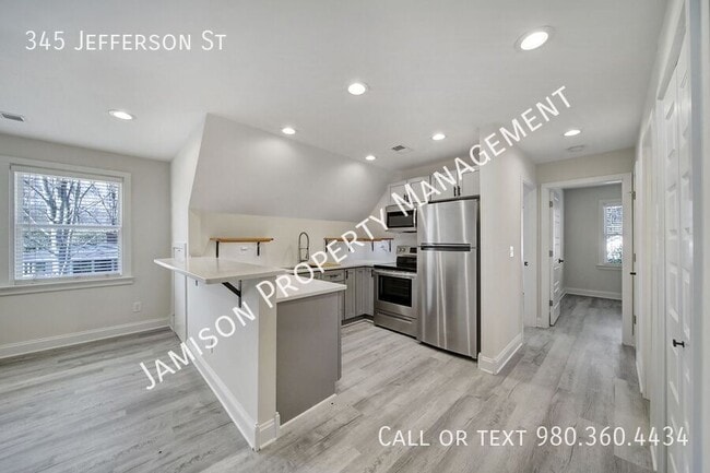 Photo - 345 Jefferson St