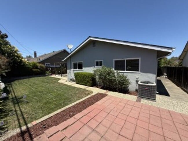 Photo - Single level 4 Bedroom home Near Downtown Campbell...pets ok and available now!
