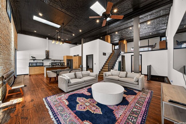 612 High St