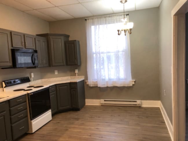 Photo - 80 N Main St Unidad 5