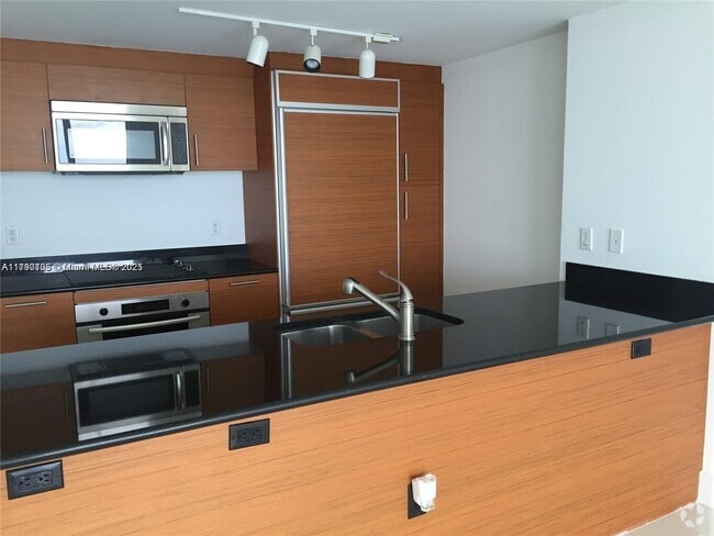 Building Photo - 50 Biscayne Blvd Unit 3505 Rental