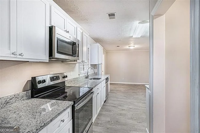 3005 Hidden Dr