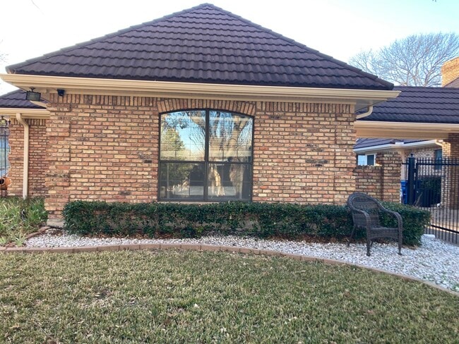 Photo - 14517 Winnwood Rd Unidad In-law room separate