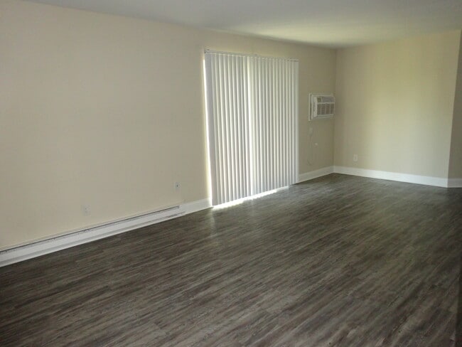 Photo - Saratoga Apartments - STA