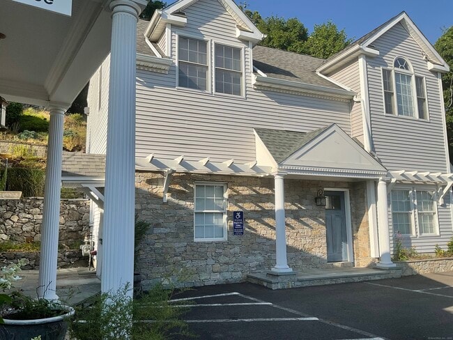 Building Photo - 972 New Haven Rd