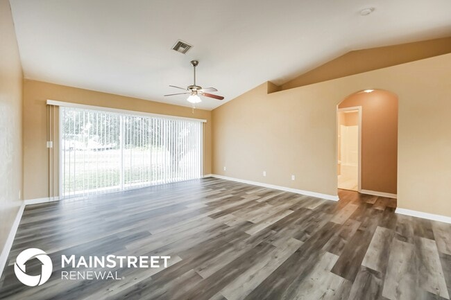 Photo - 1161 Ebers St E