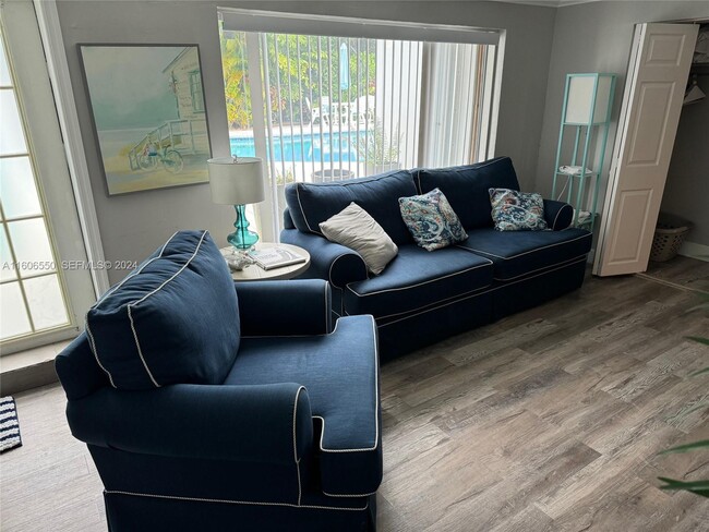 Photo - 65 NE 24th St Unidad 61 B