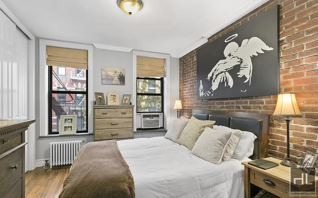 Building Photo - PERRY ST. Unit 15 Rental