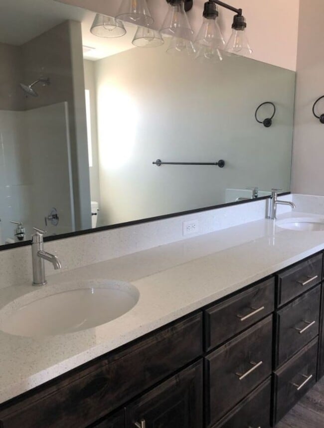 Photo - **NOTE: We are only advertising this unit. Please do not apply with us. For all questions or to s...