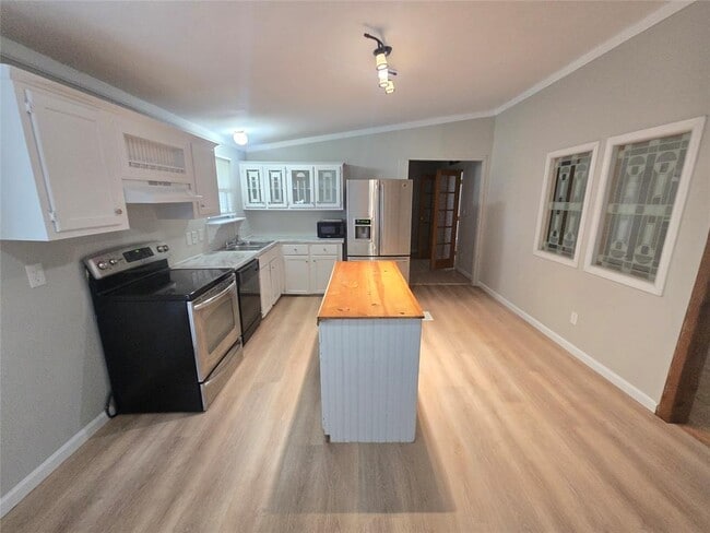 Building Photo - 185 S Valley Dr Rental