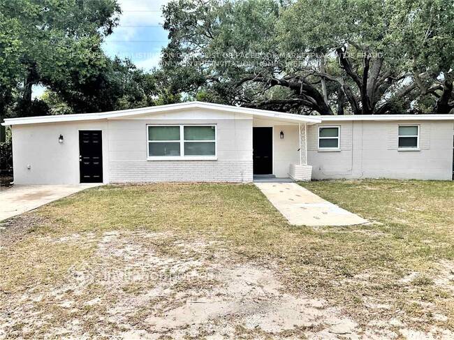 Photo - 2050 Poinsetta Ave House