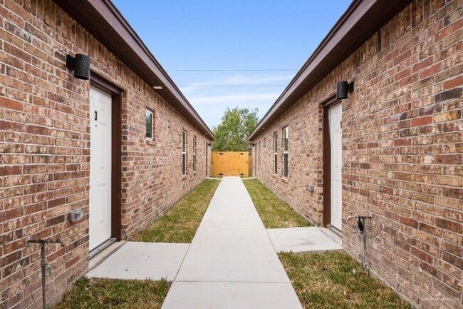 7 Paola St Unit 4