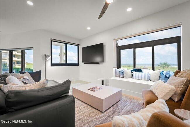 Photo - 739 Spinnakers Reach Dr