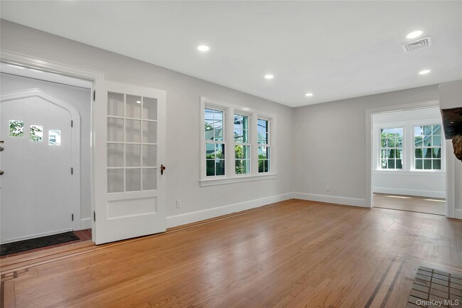 Photo - 92 Hillside Ave