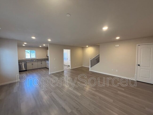 Photo - 936 W Alameda St