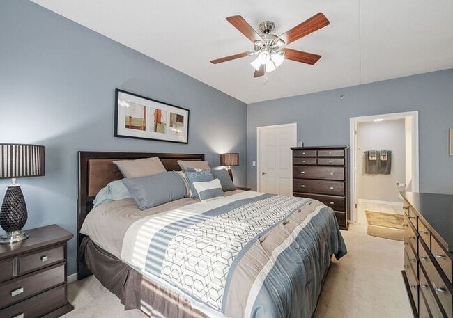 Photo - Bright & Spacious 2BR/2BA Condo with Cover... Unidad 204