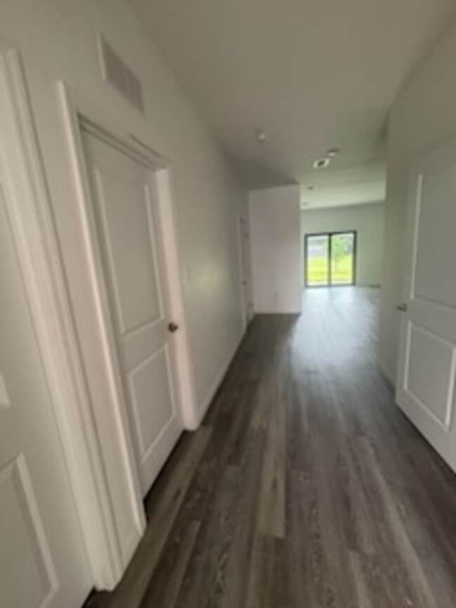 Photo - 2028 NE 8th Pl