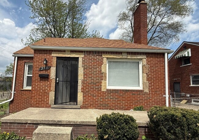 Renovated 3-Bedroom Home – We Welcome Sect... - Renovated 3-Bedroom Home – We Welcome Sect...