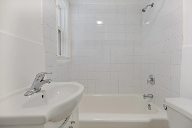 Photo - Folcroft Apartments