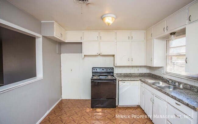 Photo - 4707 42nd St