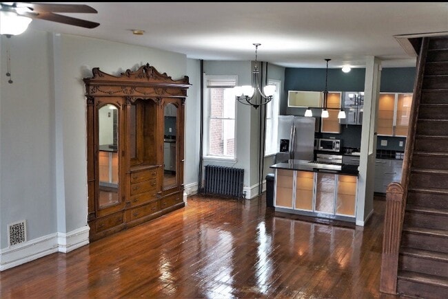 Photo - 618 E Girard Ave