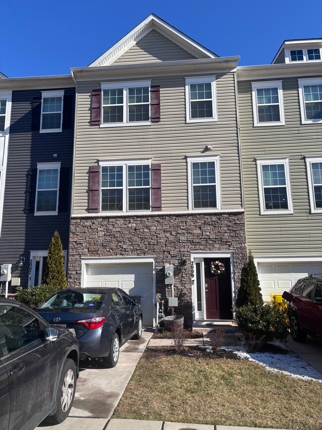 Building Photo - 2009 Thornbrook Way