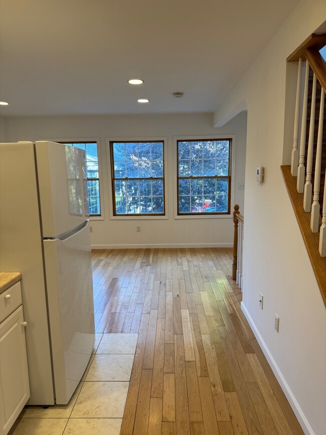 Photo - 33 Montgomery St Unit #F