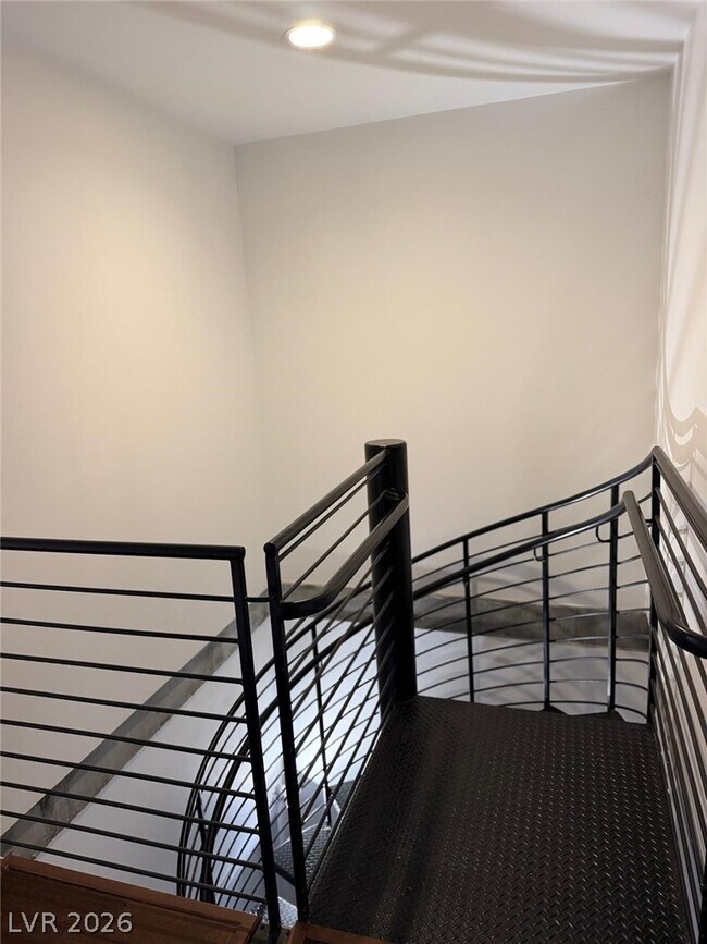 353 E Bonneville Ave Unit 275