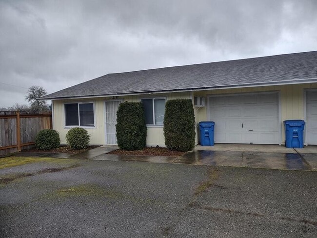 Photo - 120 Sunny Ln