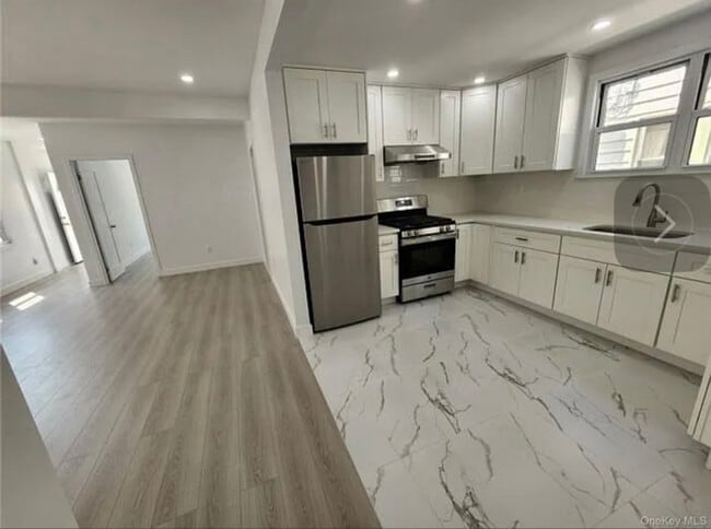 Photo - 45-58 172nd St