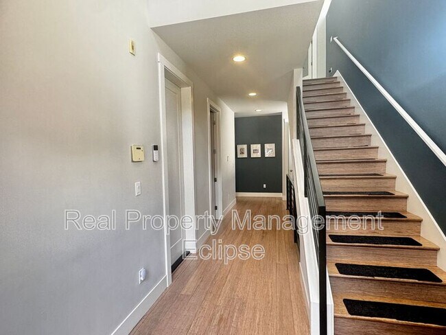 Photo - 5034 Puget Blvd SW