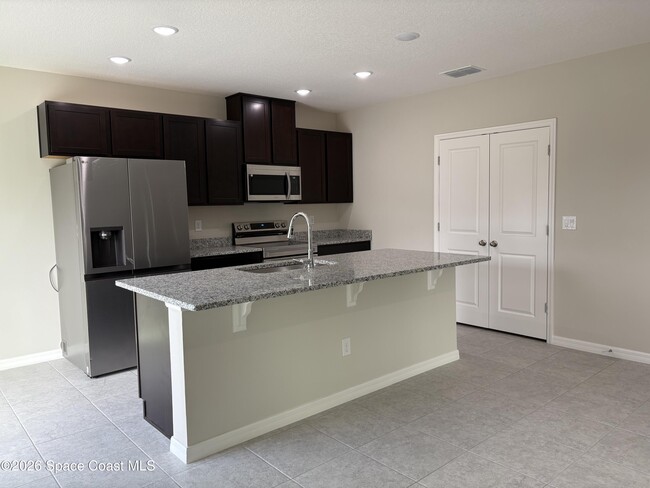 Photo - 474 San Filippo Dr SE