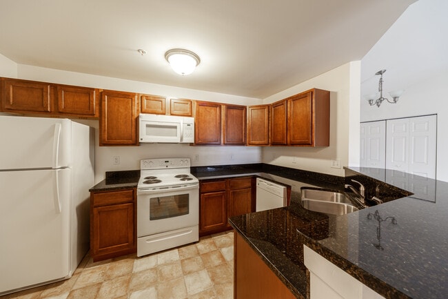 CEDAR HILL APARTMENTS