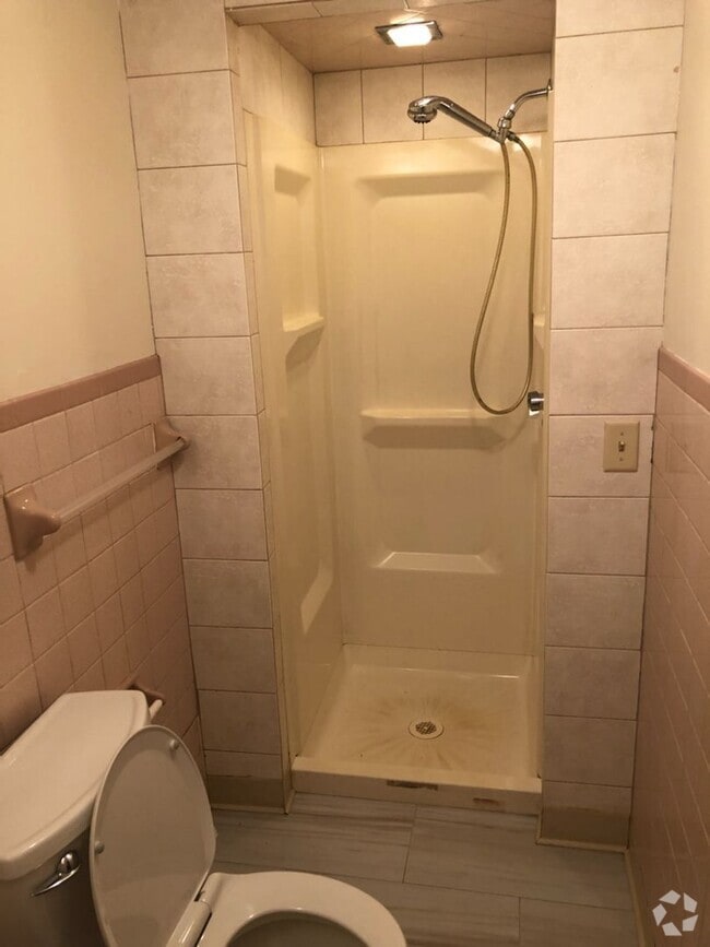 Building Photo - South Orleans 2 Bedroom Unit 11 Rental