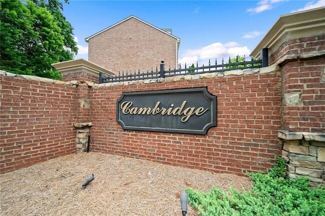 Photo - 651 Coligny Ct