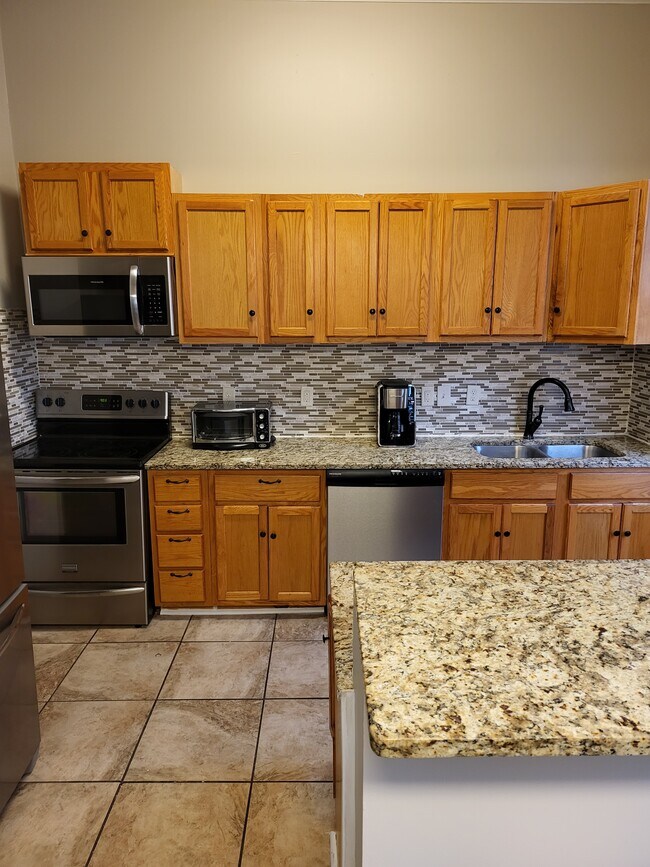 Kitchen - 33 Semple St