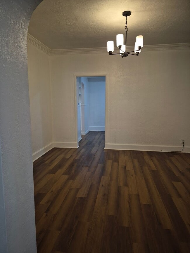 Photo - MOVE-IN SPECIAL 1/2 OFF 1ST MONTH'S RENT!!