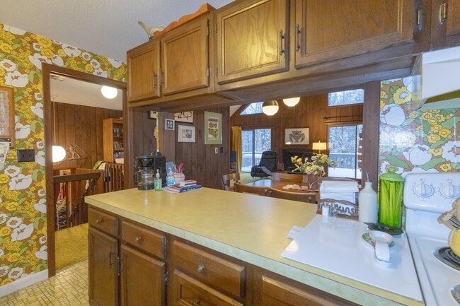 24 Troon Dr