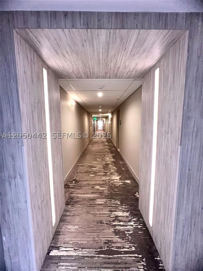 10275 Collins Ave Unit 323