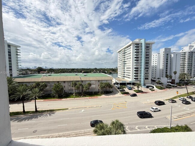 Photo - 5825 Collins Ave Unit 7B