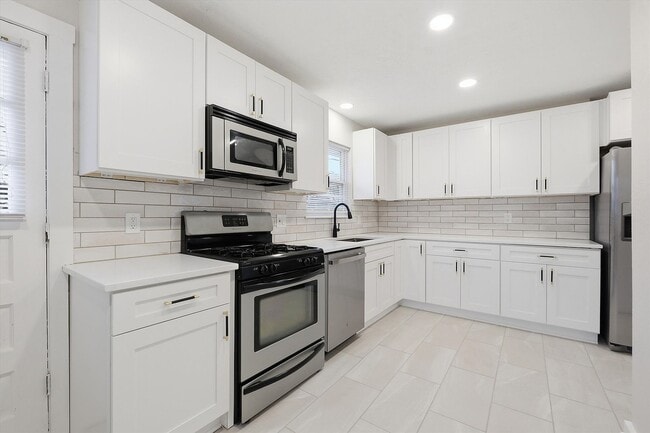 Building Photo - 4517 E 112 St