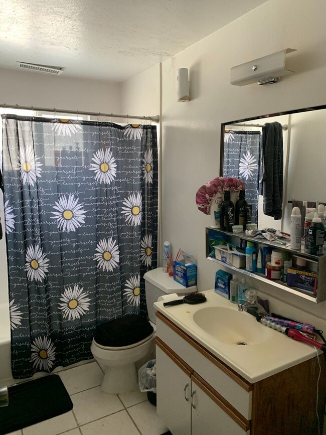 Photo - 542 600 W Unidad #2