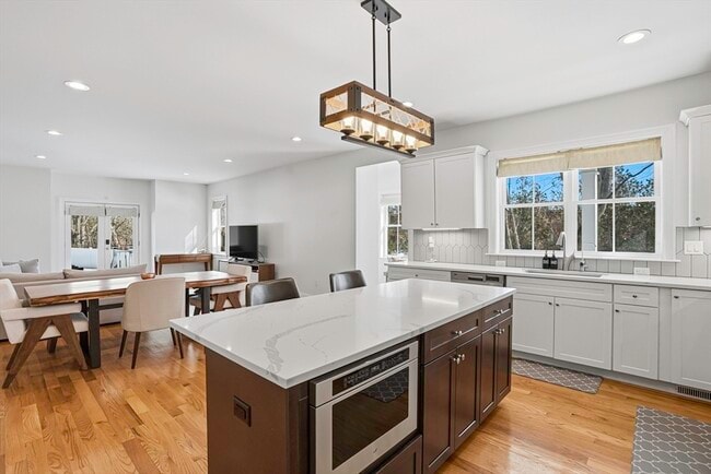 Photo - 279 W Central St