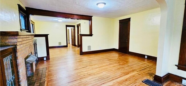 Photo - 320 Jewett Ave
