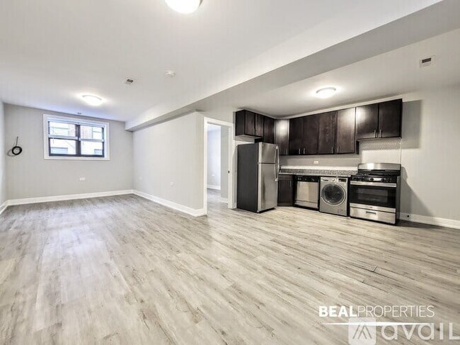 Building Photo - 822 W Waveland Ave Unit 819-GDN Rental
