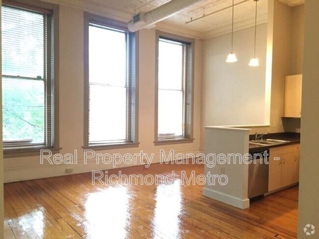 Building Photo - 121 W Broad St Rental