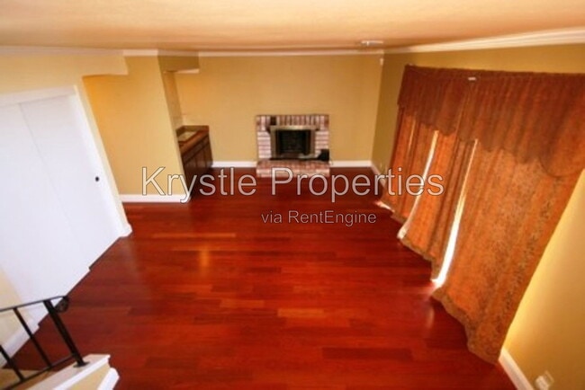 Photo - 1345 Corcoran Ave