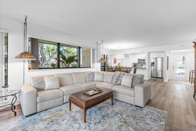 Photo - 401 Brackenwood Ln S