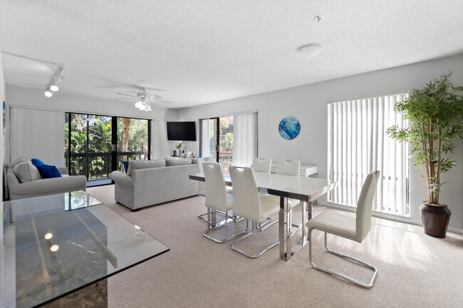 Building Photo - 3000 Presidential Way Unit 207