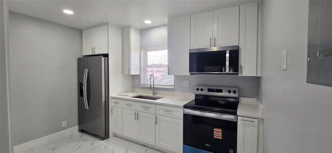 Photo - 8606 NW 35th St Unit 5